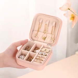 🍀 💚 Light Pink Small Travel Portable Jewelry Box New